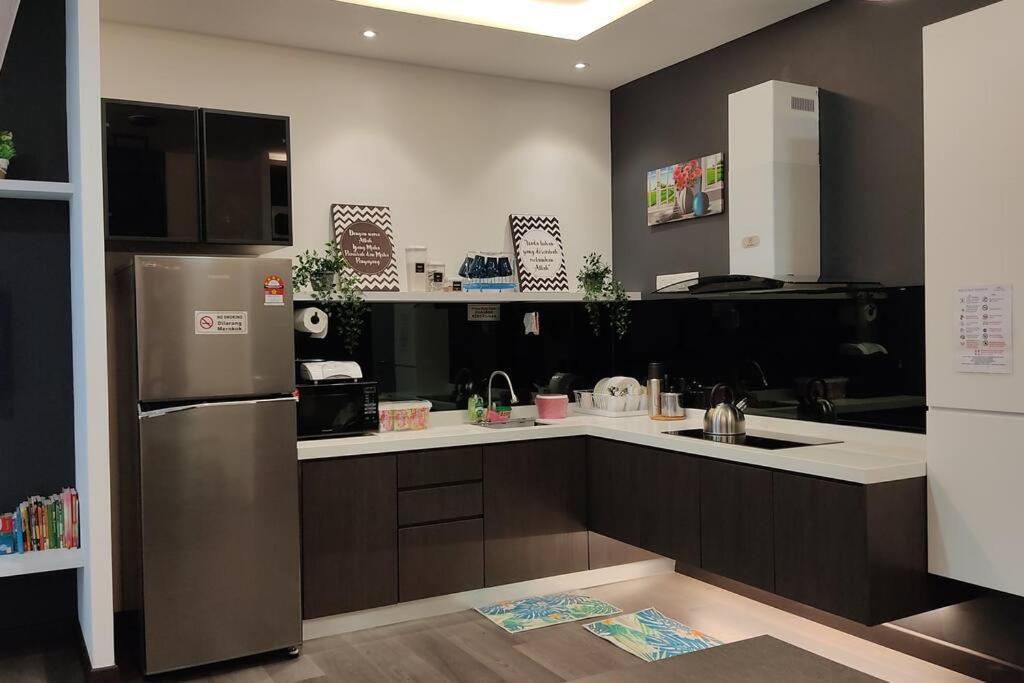 Hidayah Homestay Near Ukm And Ktm Station With High Speed Wifi - Pool & River View Bangi Exteriér fotografie