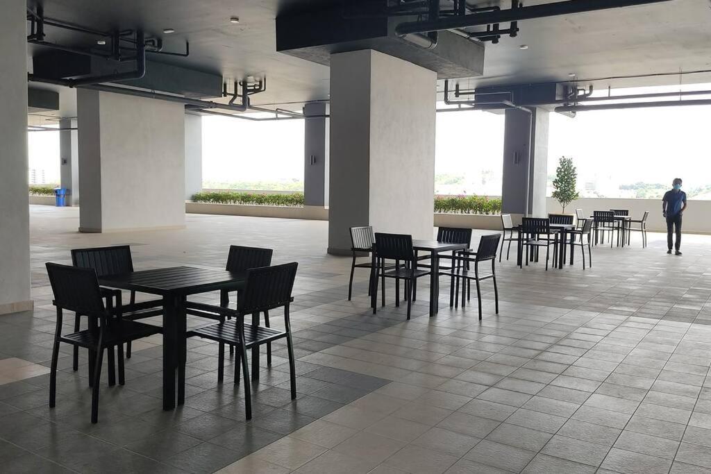 Hidayah Homestay Near Ukm And Ktm Station With High Speed Wifi - Pool & River View Bangi Exteriér fotografie