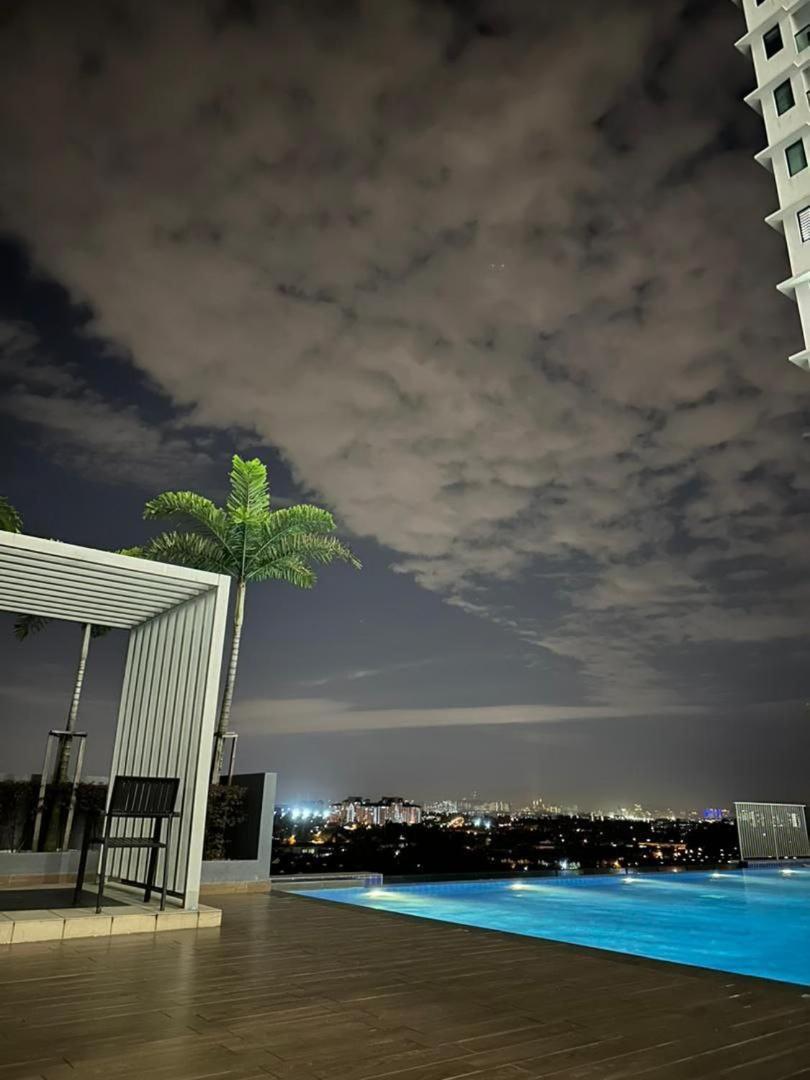 Hidayah Homestay Near Ukm And Ktm Station With High Speed Wifi - Pool & River View Bangi Exteriér fotografie